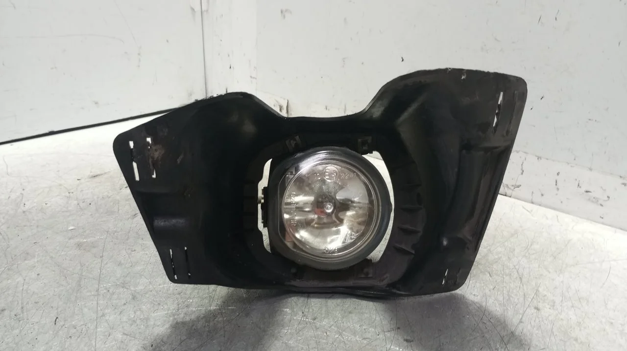 Foto de FARO ANTINIEBLA DERECHO FIAT III FIORINO (225) 1.3 16V JTD CAT (75 CV / 55 KW) referencia 01356651080