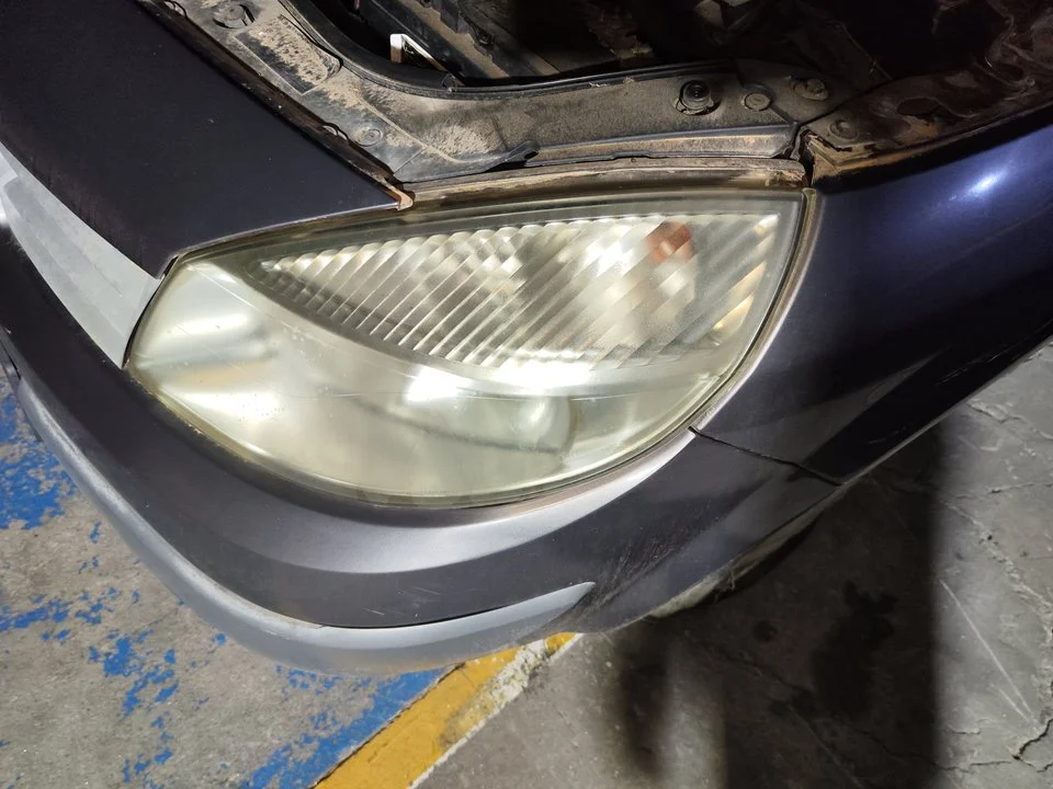 Foto de FARO IZQUIERDO RENAULT SCENIC II (JM) 1.9 dCi Diesel (120 CV / 88 KW) referencia 7701064132