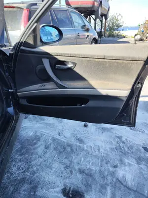 Foto de GUARNECIDO PUERTA DELANTERA DERECHA BMW SERIE 3 BERLINA (E90) 2.0 16V Diesel (163 CV / 120 KW)