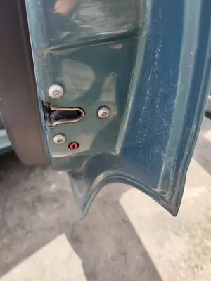 Foto de CERRADURA PUERTA TRASERA DERECHA OPEL CORSA C 1.7 16V DI CAT (Y 17 DTL / LK8) (65 CV / 48 KW) referencia 13154793 foto 1