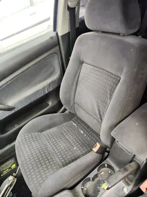 Foto de ASIENTO DELANTERO DERECHO VOLKSWAGEN PASSAT BERLINA (3B3) 1.9 TDI (131 CV / 96 KW) foto 2
