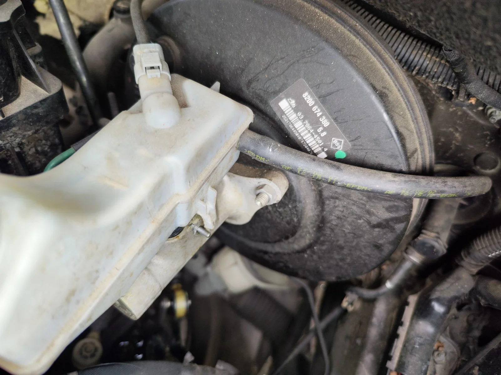 Foto de SERVOFRENO RENAULT CLIO III 1.2 16V (75 CV / 55 KW)