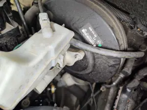 Foto de SERVOFRENO RENAULT CLIO III 1.2 16V (75 CV / 55 KW)