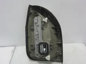 Foto de PILOTO TRASERO DERECHO OPEL ZAFIRA A 2.2 16V DTI CAT (Y 22 DTR / L50) (125 CV / 92 KW) referencia 62281 foto 3