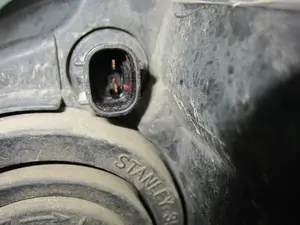 Foto de FARO DERECHO MAZDA 3 BERLINA (BK) 1.6 CD Diesel CAT (109 CV / 80 KW) referencia 4140480900 foto 6