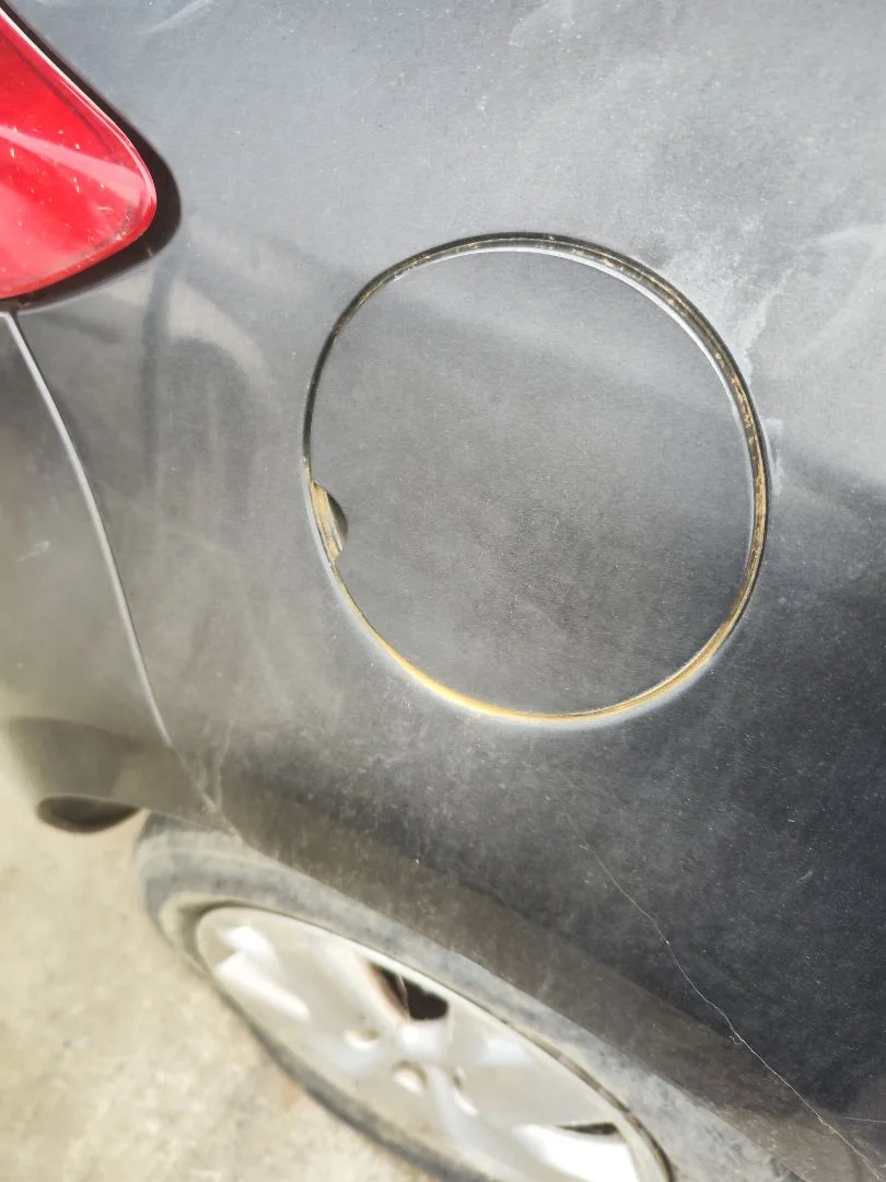 Foto de TAPA EXTERIOR COMBUSTIBLE RENAULT MEGANE III BERLINA 5P 1.5 dCi Diesel FAP (110 CV / 81 KW) referencia 788300005R