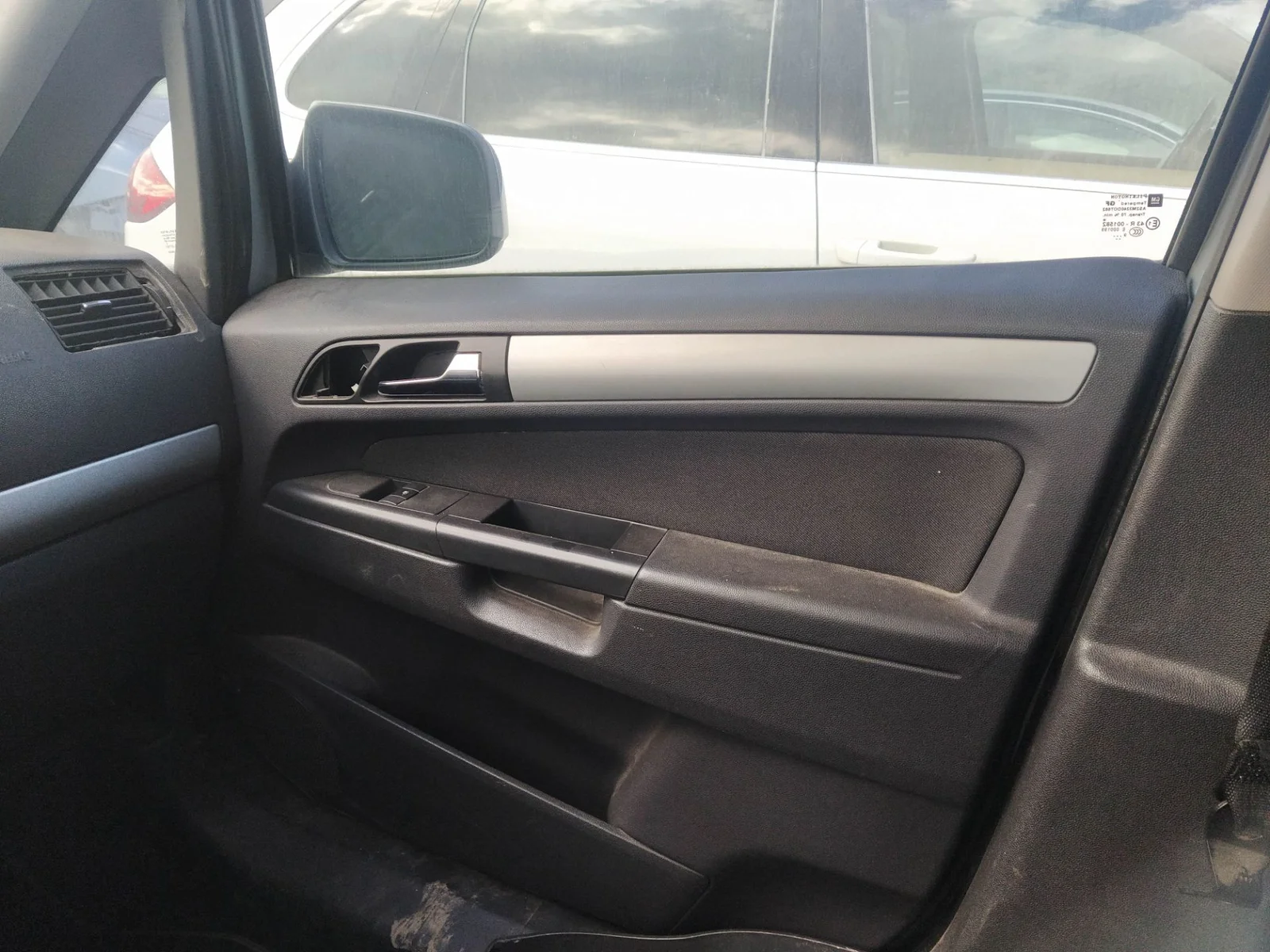 Foto de GUARNECIDO PUERTA DELANTERA DERECHA OPEL ZAFIRA B 1.7 16V CDTI (110 CV / 81 KW) referencia 13164487