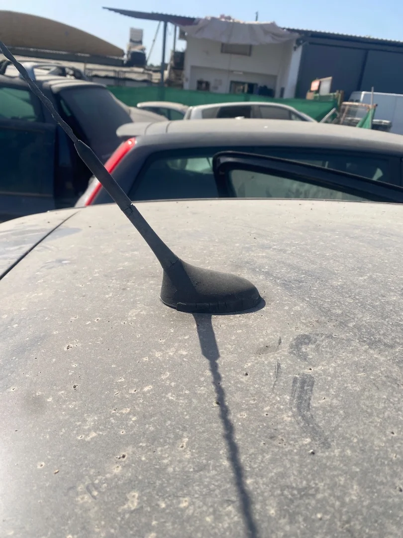 Foto de BASE DE ANTENA PEUGEOT 308 1.6 16V HDi (90 CV / 66 KW)