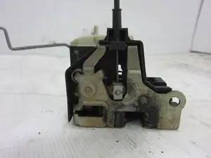 Foto de CERRADURA PUERTA DELANTERA IZQUIERDA RENAULT CLIO II FASE I (B/CB0) 1.2 (75 CV / 55 KW) foto 3