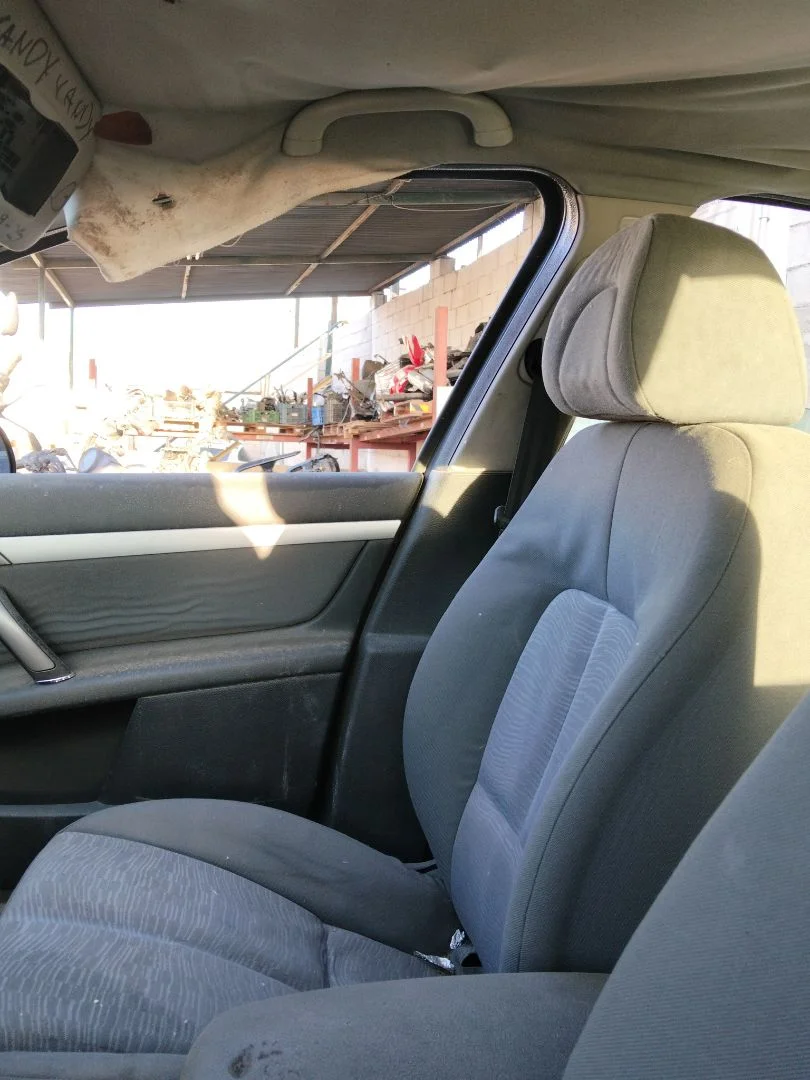 Foto de ASIDERO TECHO DELANTERO DERECHO PEUGEOT 407 1.6 HDi FAP CAT (9HZ / DV6TED4) (109 CV / 80 KW) referencia 9128S7