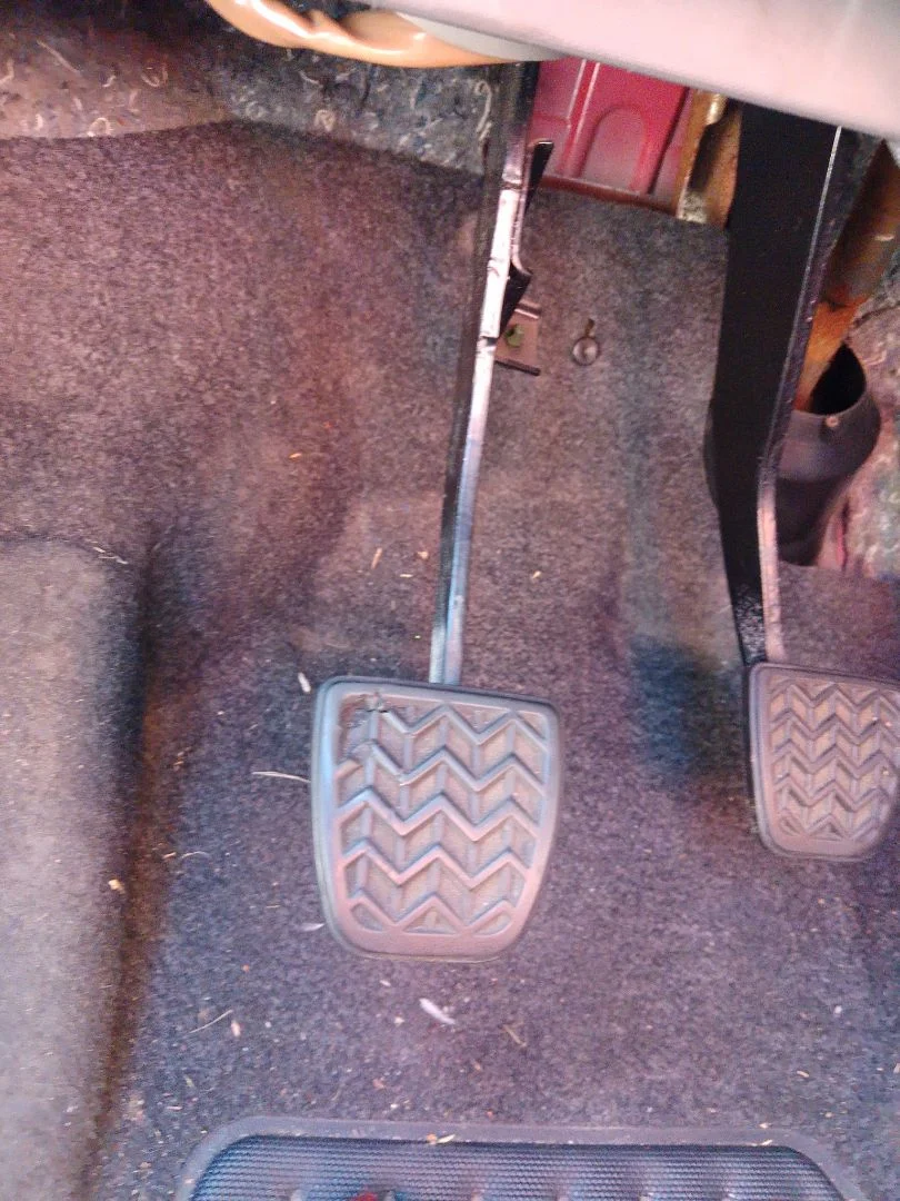 Foto de PEDAL EMBRAGUE PEUGEOT 107 1.0 CAT (384F) (68 CV / 50 KW)