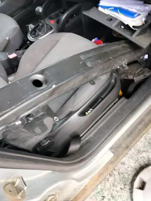 Foto de REFUERZO PARAGOLPES DELANTERO SEAT ALTEA (5P1) 1.9 TDI (105 CV / 77 KW)