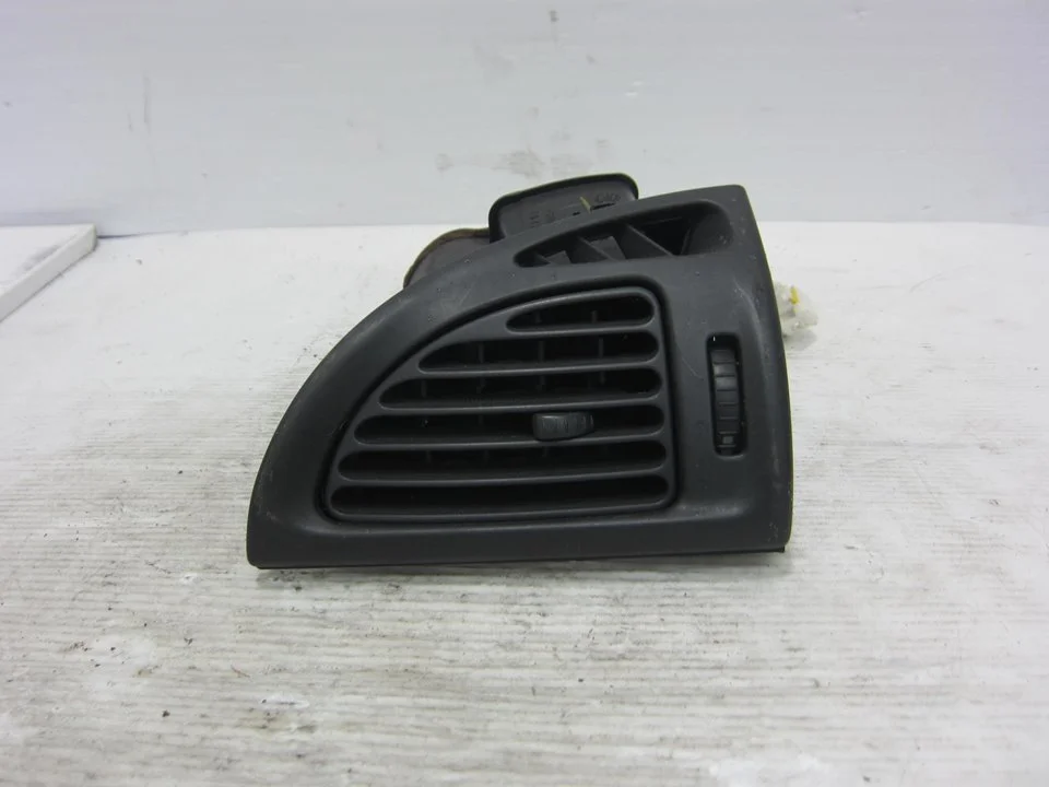 Foto de REJILLA AIREADORA CITROEN C5 BERLINA 2.2 HDi FAP CAT (4HX / DW12ED4) (133 CV / 98 KW) referencia 99024210