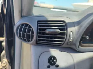 Foto de REJILLA AIREADORA MERCEDES-BENZ CLASE C (BM 203) BERLINA 2.2 CDI CAT (116 CV / 85 KW)