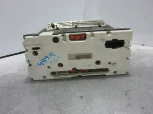 Foto de CUADRO INSTRUMENTOS VOLKSWAGEN GOLF III (1H1)(11.1991) 1.8 (75 CV / 55 KW) referencia 88311188 foto 3