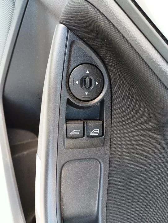 Foto de NO IDENTIFICADO FORD FOCUS SPORTBREAK (CB8) 1.6 TDCi CAT (95 CV / 70 KW)