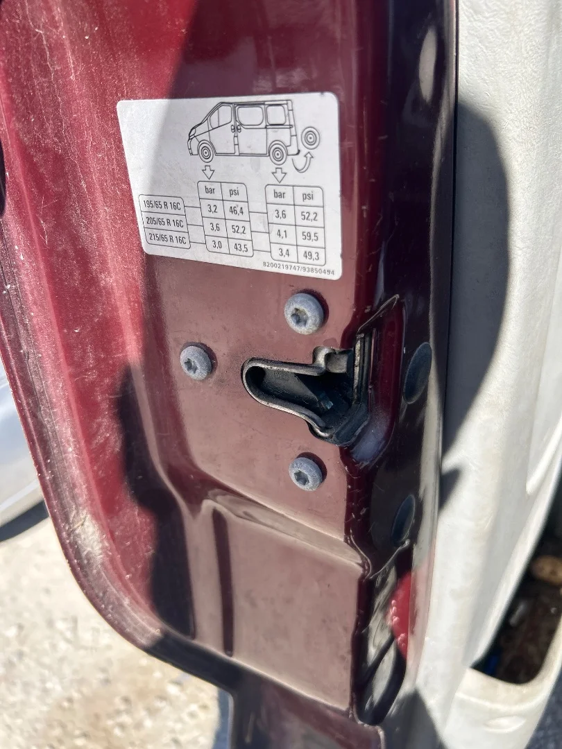 Foto de CERRADURA PUERTA DELANTERA IZQUIERDA RENAULT TRAFIC II FURGÓN 2.5 dCi Diesel CAT (135 CV / 99 KW) referencia 7700311807