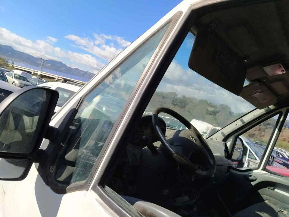 Foto de LUNA CUSTODIA DELANTERA IZQUIERDA CITROEN JUMPER FURGÓN GRAN VOLUMEN 2.2 HDI CAT (101 CV / 74 KW)