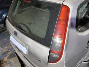 Foto de PILOTO TRASERO DERECHO FORD FOCUS SPORTBREAK (CAP) 1.6 TDCi CAT (90 CV / 66 KW)