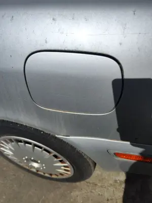 Foto de TAPA EXTERIOR COMBUSTIBLE VOLVO S40 BERLINA 1.9 Diesel CAT (116 CV / 85 KW) referencia 30863578