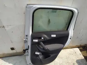 Foto de GUARNECIDO PUERTA TRASERA DERECHA CITROEN C3 1.4 HDi (68 CV / 50 KW)