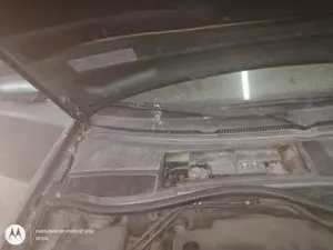 Foto de BRAZO LIMPIA DELANTERO DERECHO AUDI A6 BERLINA (4B2) 1.9 TDI (131 CV / 96 KW)