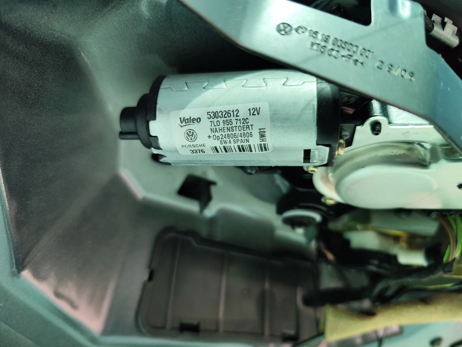 Foto de MOTOR LIMPIA TRASERO VOLKSWAGEN TOUAREG (7L6) 4.2 V8 32V FSI (350 CV / 257 KW)