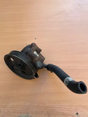 Foto de BOMBA DIRECCION FORD FIESTA (CB1) referencia 7002430