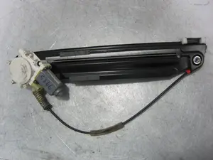 Foto de ELEVALUNAS TRASERO DERECHO BMW SERIE 5 BERLINA (E39) 3.0 24V Turbodiesel CAT (184 CV / 135 KW) referencia 8252430 foto 4