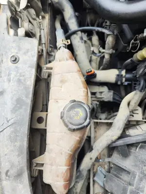 Foto de DEPOSITO EXPANSION RENAULT CLIO III 1.5 dCi Diesel CAT (86 CV / 63 KW)
