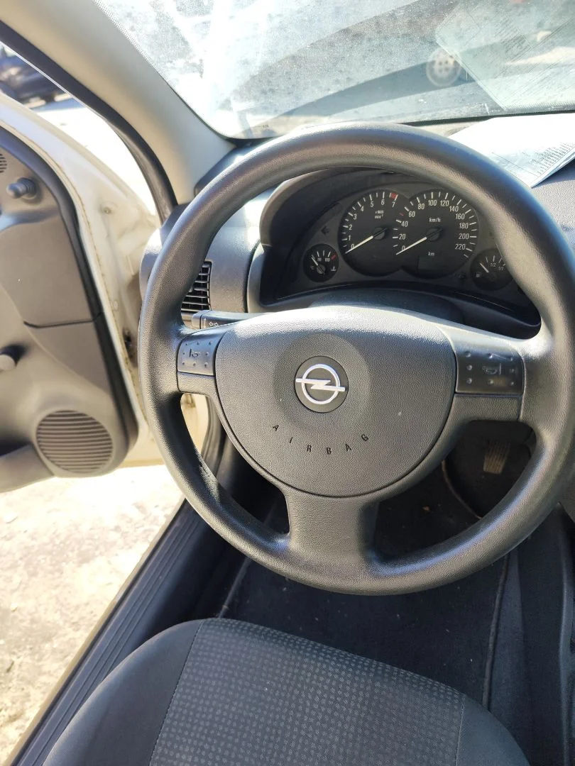 Foto de AIRBAG DELANTERO IZQUIERDO OPEL CORSA C 1.2 16V CAT (Z 12 XE / LW4) (75 CV / 55 KW) referencia 13107525