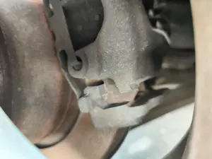 Foto de PINZA DE FRENO TRASERA DERECHA VOLKSWAGEN TOUAREG (7LA) 2.5 TDI (174 CV / 128 KW)