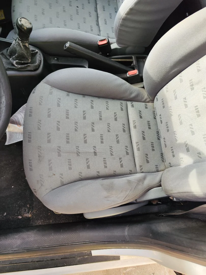 Foto de ASIENTO DELANTERO IZQUIERDO SEAT LEON (1M1) 1.6 (101 CV / 74 KW)