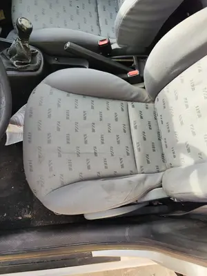 Foto de ASIENTO DELANTERO IZQUIERDO SEAT LEON (1M1) 1.6  (101 CV / 74 KW)