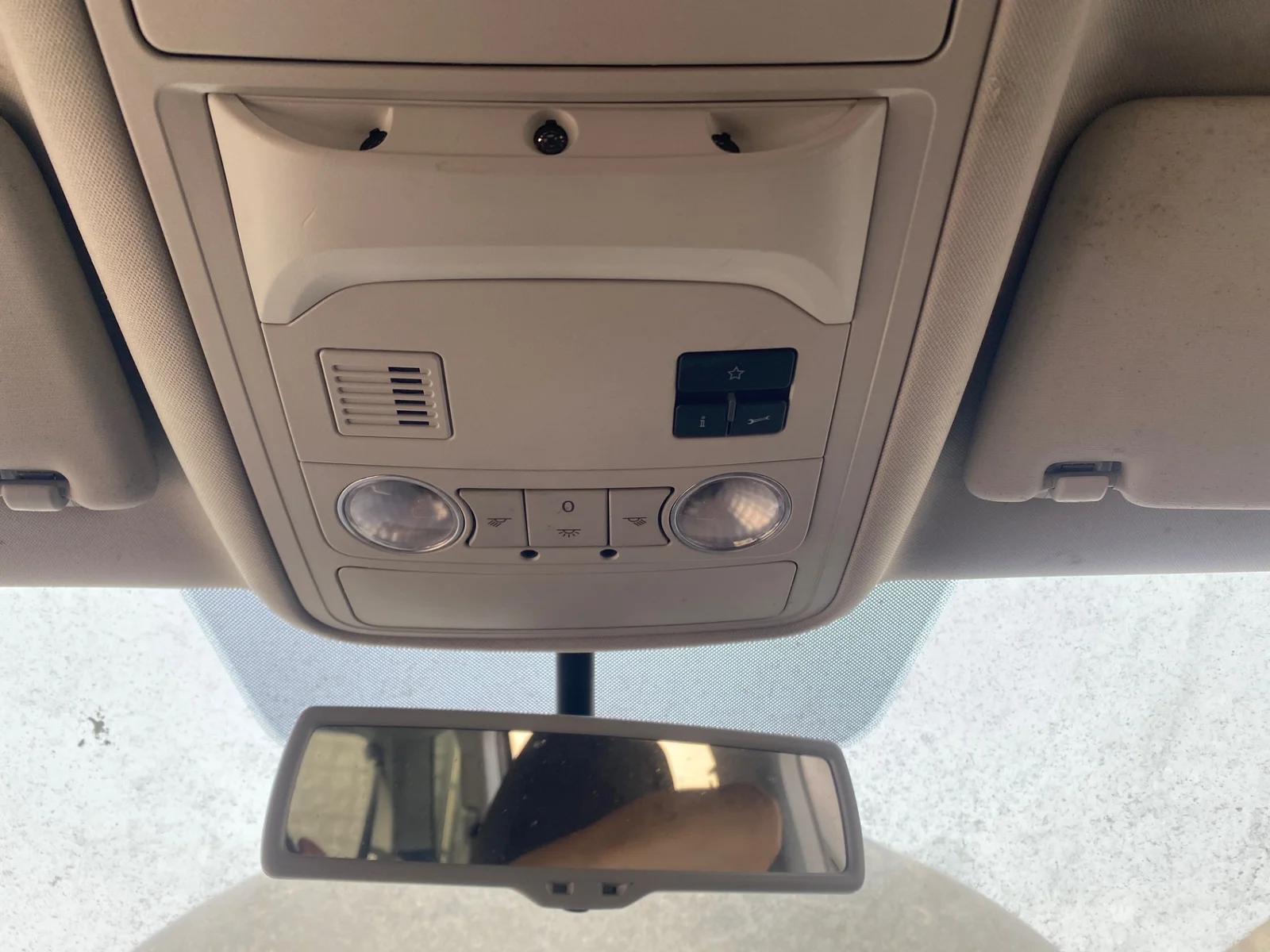 Foto de LUZ INTERIOR VOLKSWAGEN TOURAN (1T3) 1.6 TDI DPF (105 CV / 77 KW) referencia 1K0947105P FKZ