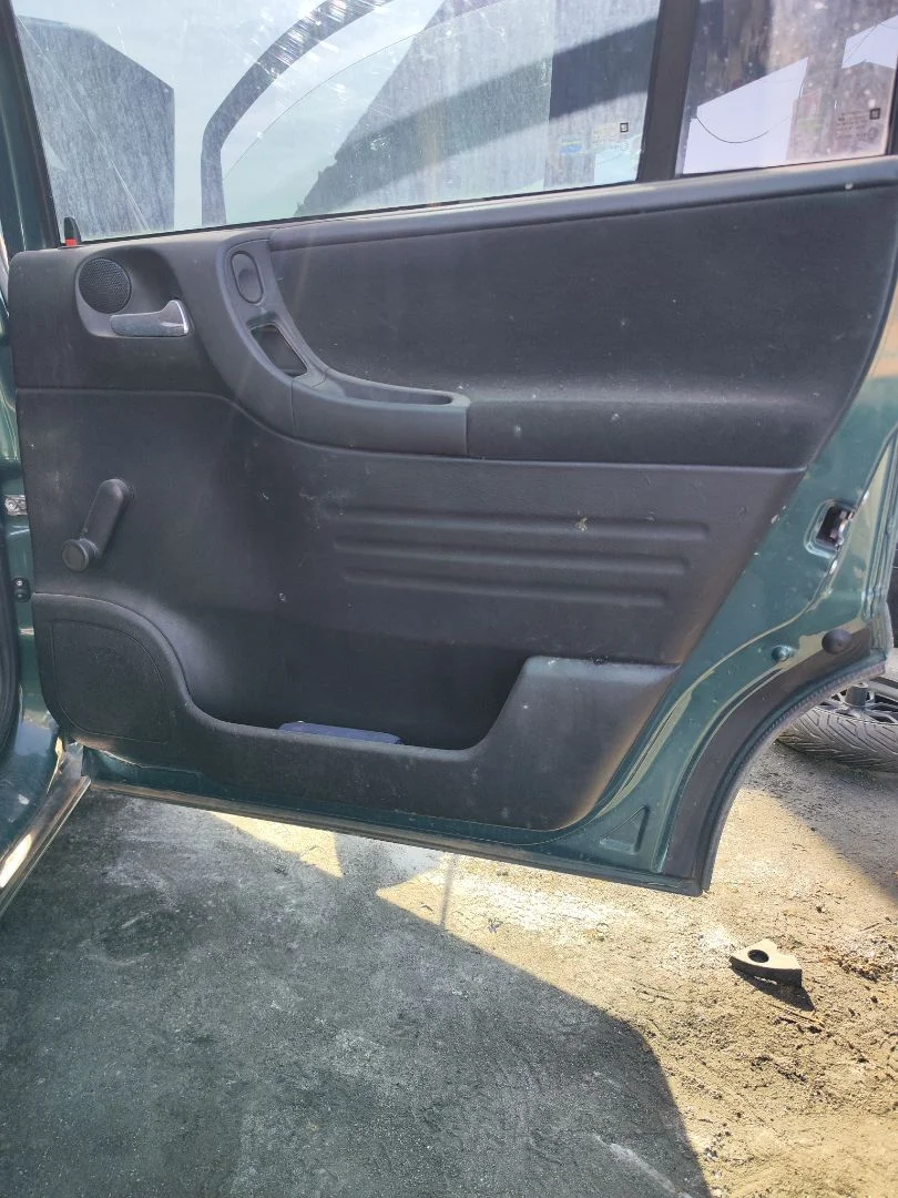 Foto de GUARNECIDO PUERTA TRASERA DERECHA OPEL ZAFIRA A 2.0 DTI (101 CV / 74 KW) referencia 13141891