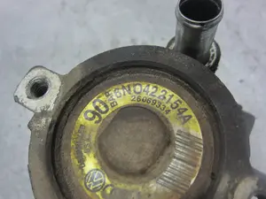 Foto de BOMBA DIRECCION VOLKSWAGEN POLO III BERLINA (6N2) referencia 6N042212154A foto 5