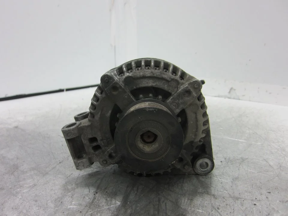 Foto de ALTERNADOR LAND ROVER RANGE ROVER SPORT 2.7 Td V6 CAT (190 CV / 140 KW) referencia LR133249