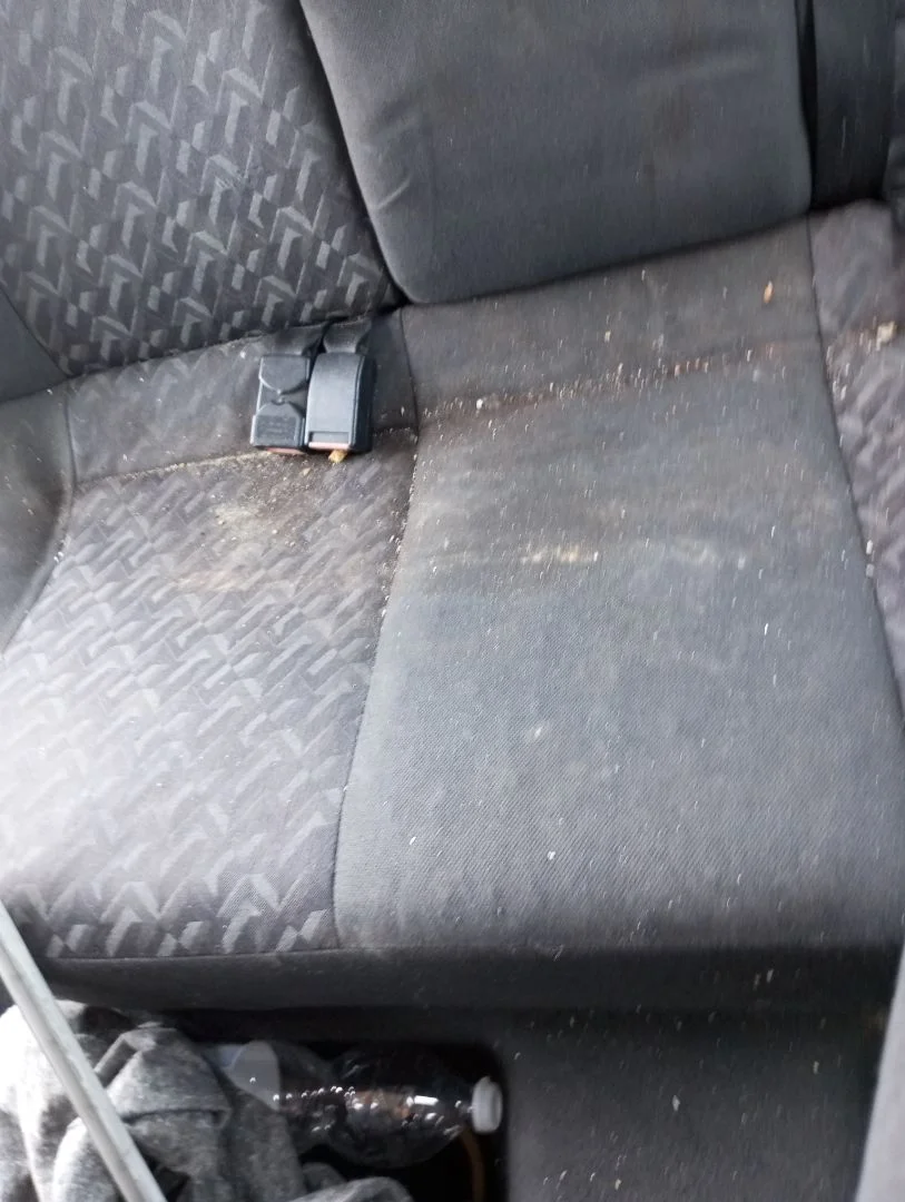 Foto de ENGANCHE CINTURON TRASERO CENTRAL OPEL ASTRA G BERLINA 1.6 CAT (Z 16 SE / L55) (84 CV / 62 KW)