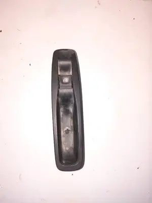 Foto de MANDO ELEVALUNAS TRASERO IZQUIERDO RENAULT MEGANE IV BERLINA 5P referencia 829507746R