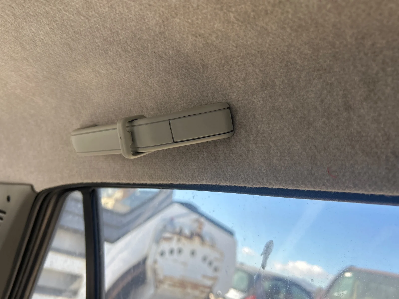 Foto de ASIDERO TECHO TRASERO IZQUIERDO PEUGEOT 309 1.6 (88 CV / 65 KW)