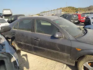 Foto de PUERTA DELANTERA DERECHA FORD MONDEO BERLINA (GE) 2.0 TDCi CAT (131 CV / 96 KW) referencia 1446436
