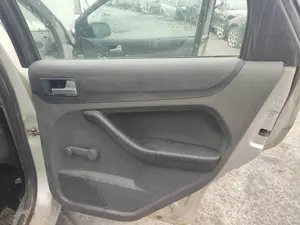 Foto de GUARNECIDO PUERTA TRASERA DERECHA FORD FOCUS BERLINA (CAP) 1.6 TDCi CAT (90 CV / 66 KW) referencia 1515323