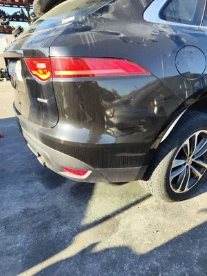 Foto de PARAGOLPES TRASERO JAGUAR F-PACE 3.0 V6 Diesel CAT (301 CV / 221 KW) referencia T4A7389LML foto 4