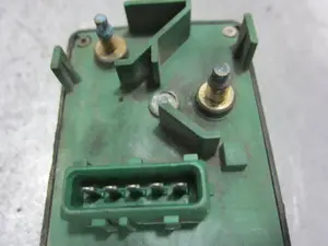 Foto de CAJA PRECALENTAMIENTO CITROEN XANTIA BERLINA 2.0 HDi (109 CV / 80 KW) referencia 9619039780 foto 2