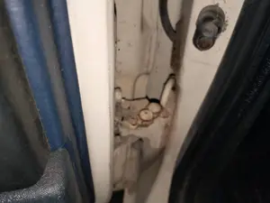 Foto de RETENEDOR PUERTA VOLVO SERIE 740 BERLINA/FAMILIAR