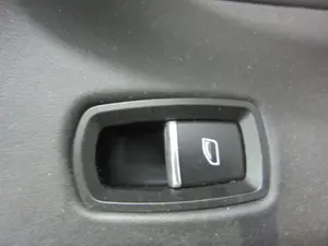 Foto de MANDO ELEVALUNAS TRASERO DERECHO PORSCHE PANAMERA (TIPO 970) referencia 7PP959855B foto 1