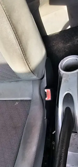 Foto de ENGANCHE CINTURON DELANTERO DERECHO SEAT IBIZA BERLINA (6J5) 1.4 TDI (80 CV / 59 KW)