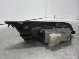 Foto de MANDO ELEVALUNAS DELANTERO IZQUIERDO NISSAN ALMERA (N16/E) 2.2 16V Turbodiesel CAT (110 CV / 81 KW) referencia 80961BM500 foto 2