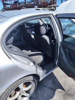 Foto de GOMAS CONTORNO PUERTA SEAT LEON (1M1) 1.9 TDI (90 CV / 66 KW)